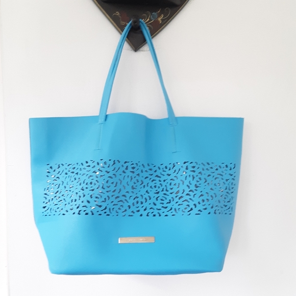 VINCE CAMUTO Tiffany blue large Leather Tote Bag - Picture 5 of 11